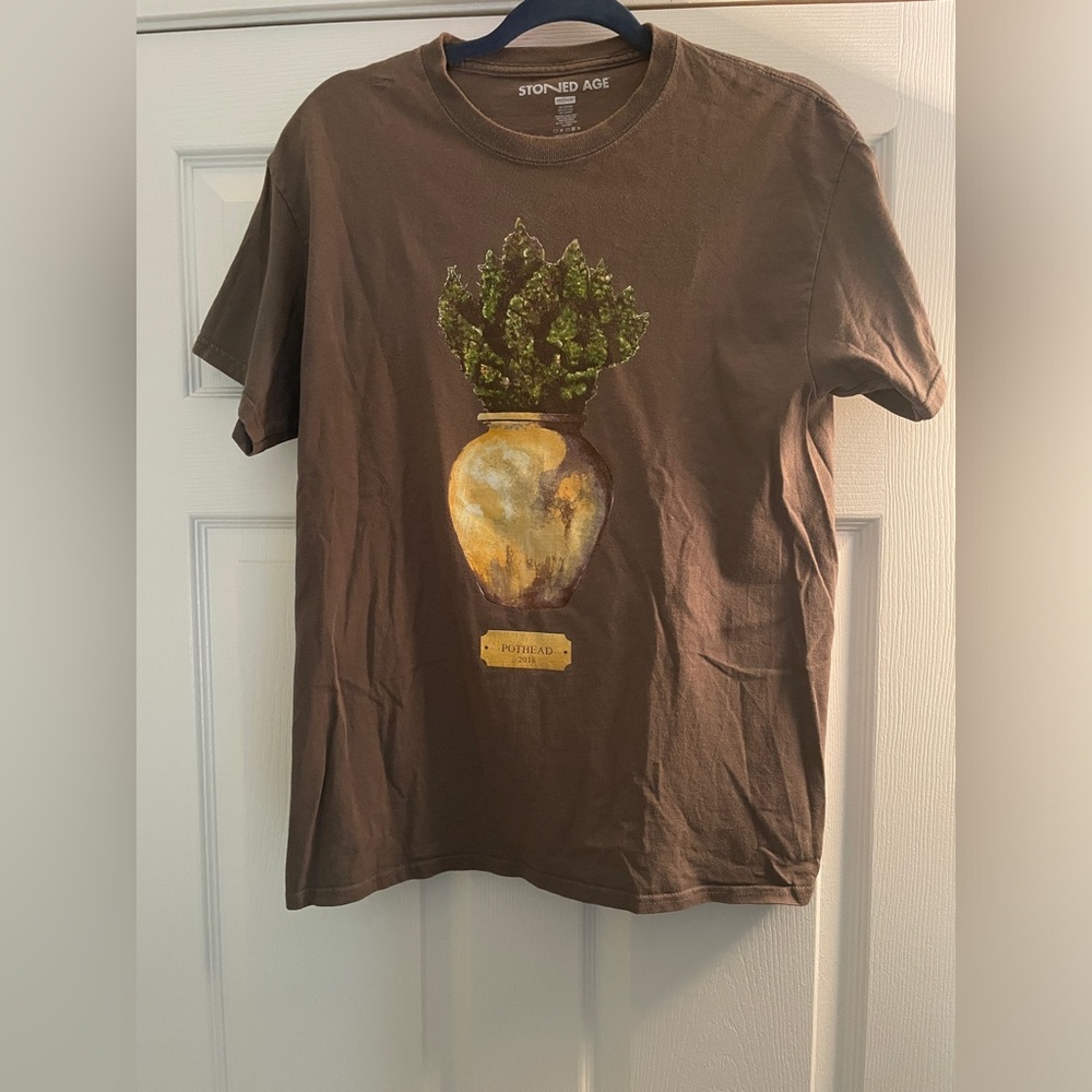 Brown Pothead Plant Graphic T-Shirt